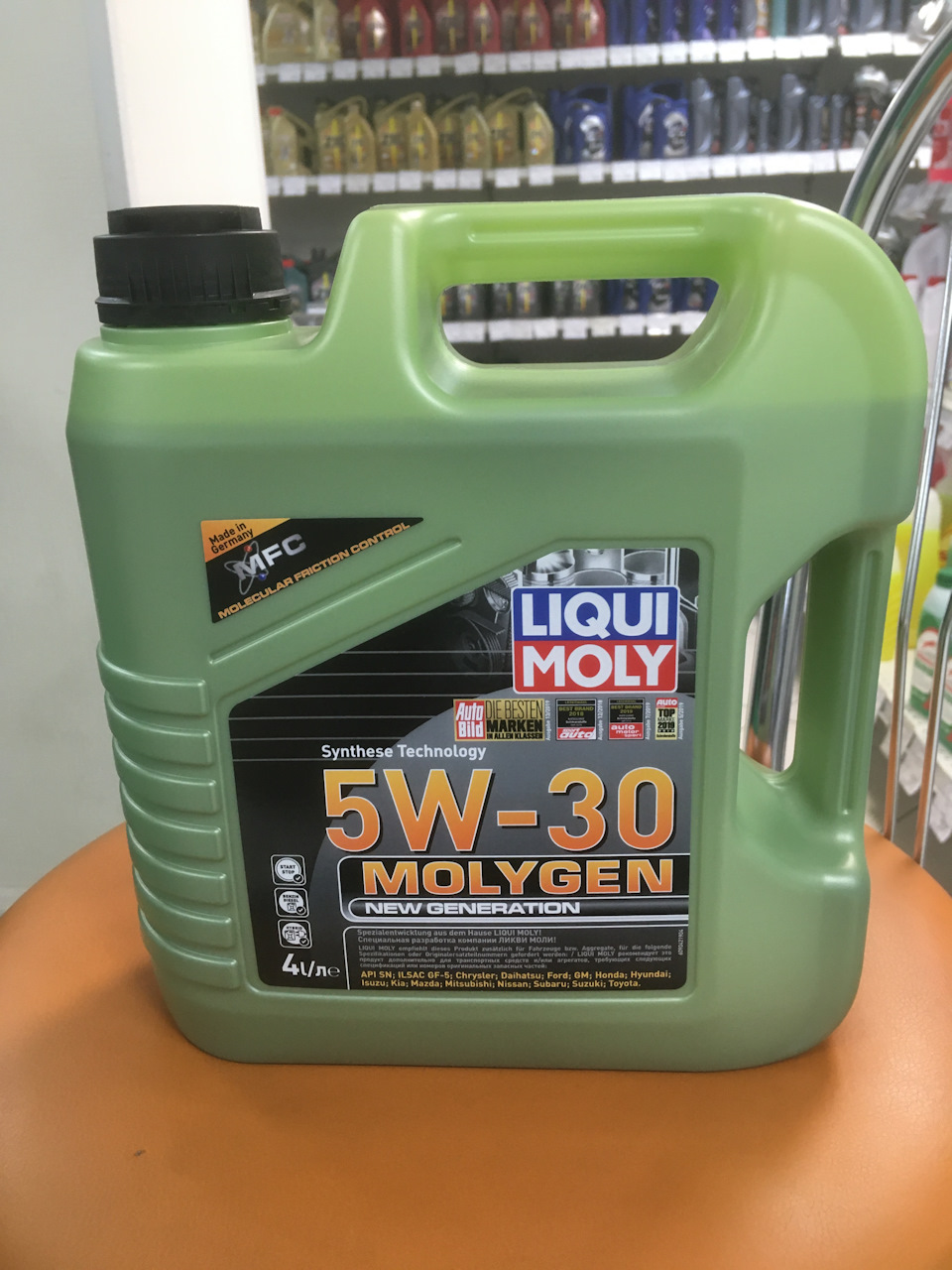 Liqui moly 5w30. Цвет масла Ликви моли 5w30. Ликви моли 5 30. Ликви Молли с молибденом 5 w 30.