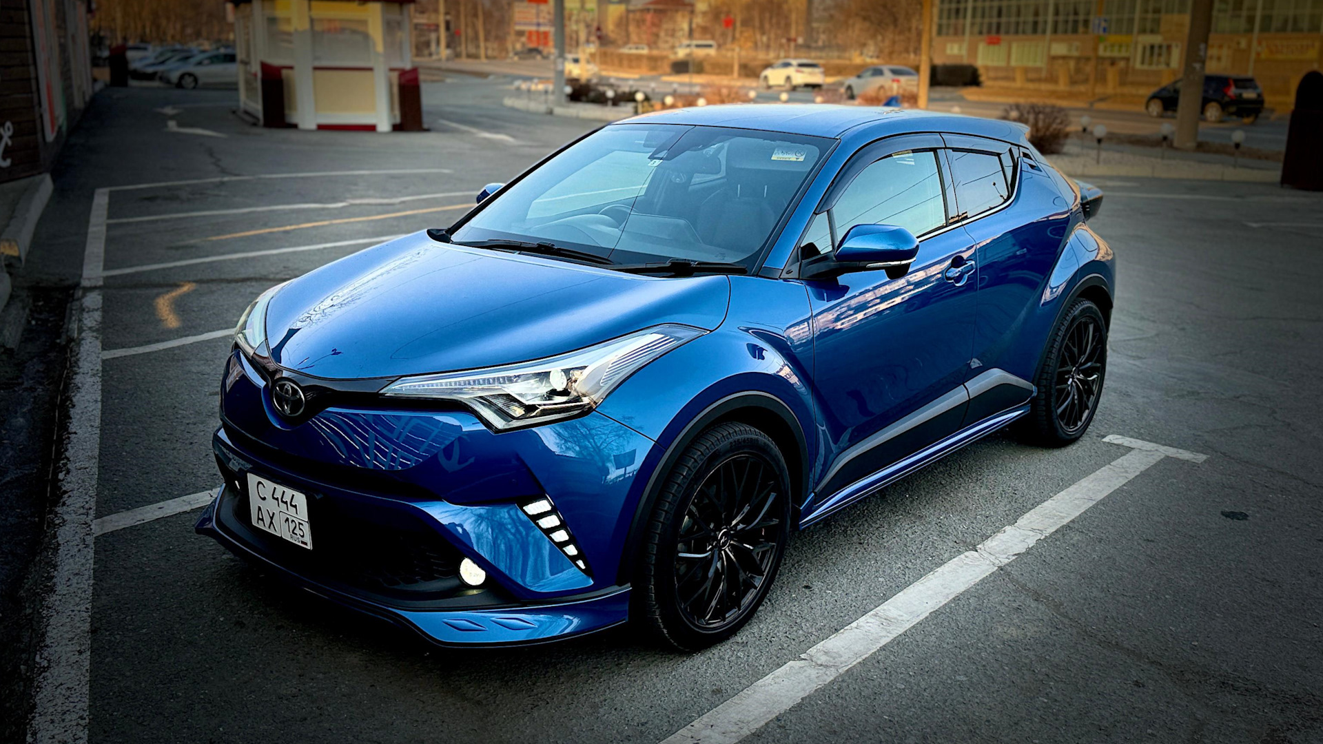 Toyota C-HR 1.2 бензиновый 2017 | 