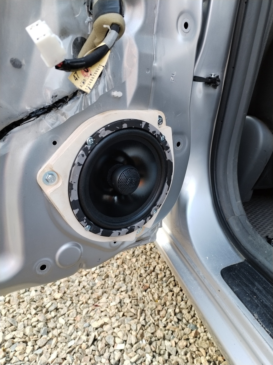 DL AUDIO Мне в двери и Буфер! — Toyota Prius (20), 1,5 л, 2010