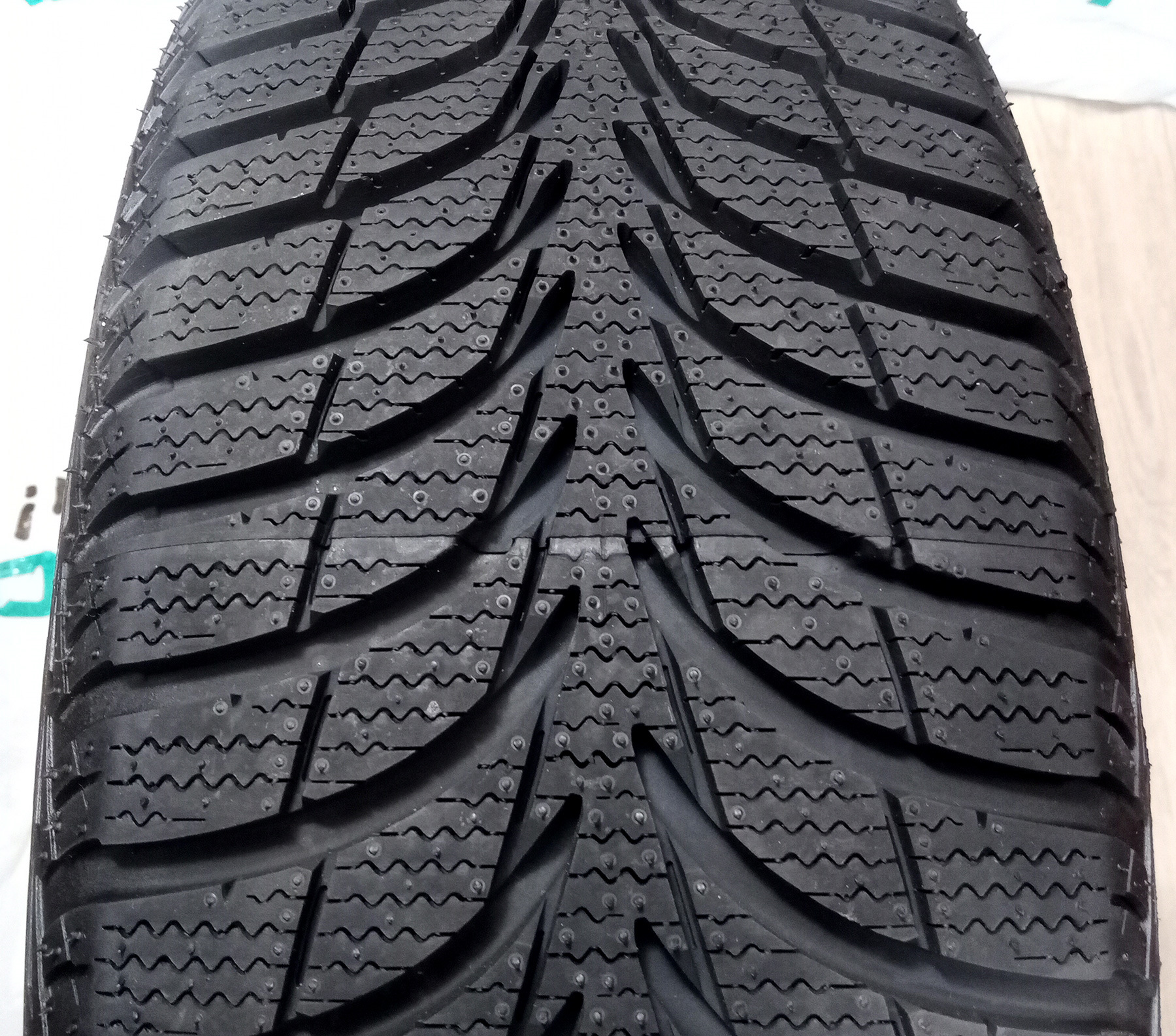 Гудиер айс грип. Goodyear ULTRAGRIP Ice+ 195/60 r15 88t. Ultra Grip Ice+ 195-60-15. 195/60r15 Goodyear ULTRAGRIP Ice 2. Goodyear ULTRAGRIP 7+ 205/60 r15.