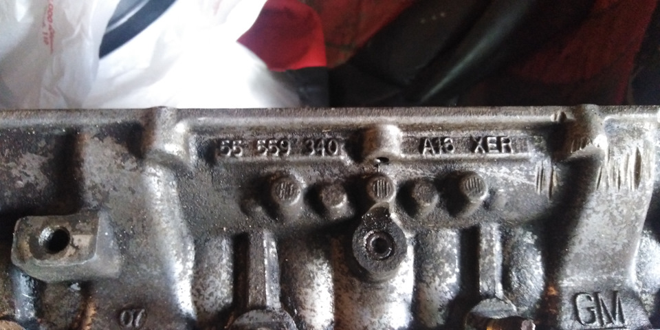 Ремонт ГБЦ -замена маслосъемных колпачков, мойка ГБЦ, чистка поршней от ...