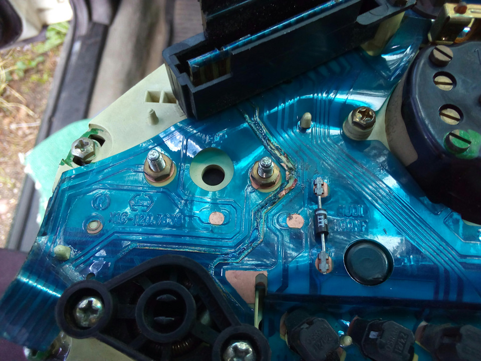 Перепайка приборной панели — Audi 100 (C3), 1,8 л, 1987 года | своими ...