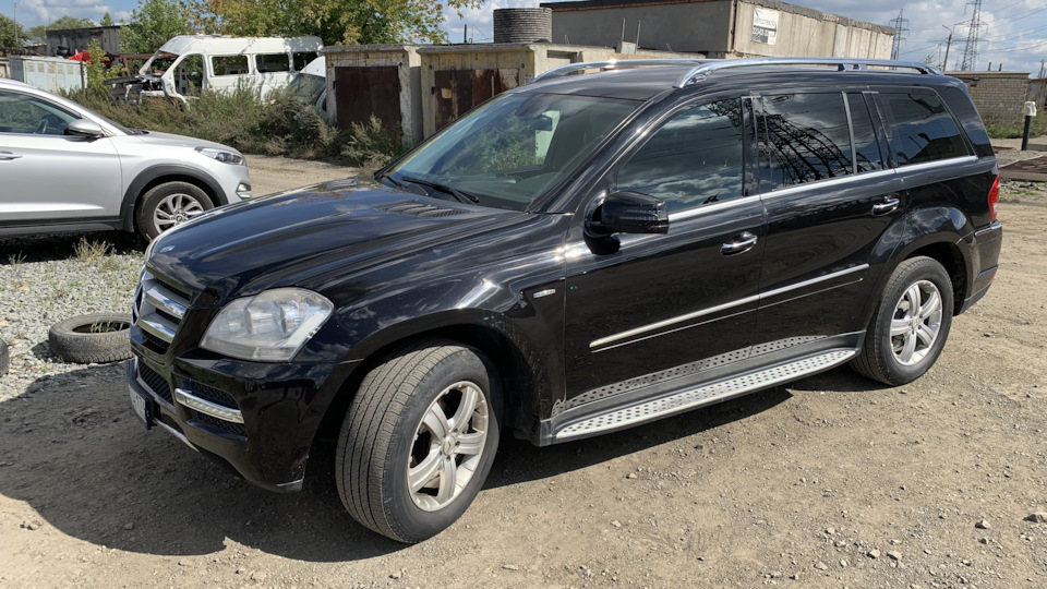 Мерседес gl дизель отзывы. Mercedes-benz gl 350 cdi 4matic. Мерседес джип 2014. Автомобиль 2 мерседес gl 350 cdi. Черный gl500 на белых дисках.
