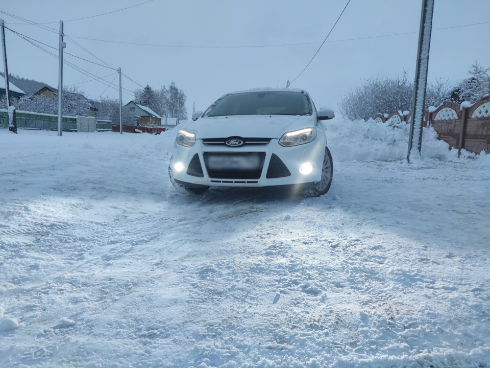 Help?! Подогрев лобового стекла — Ford Focus Hatchback III, 2 л, 2012 ...