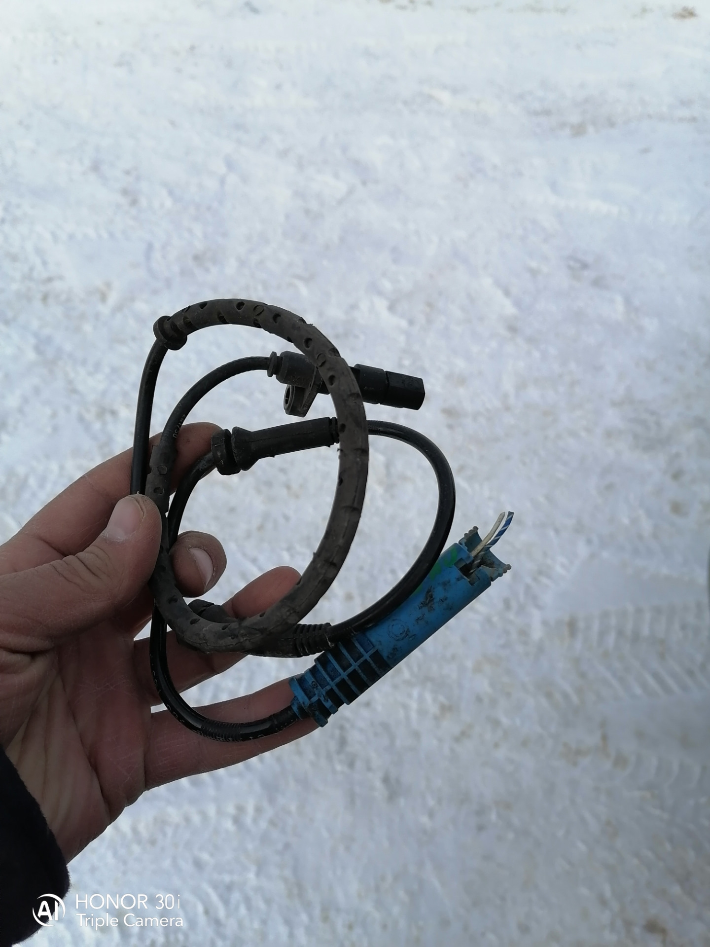 Замена штекера датчика абс — BMW 5 series (E39), 2,2 л, 2001 года ...