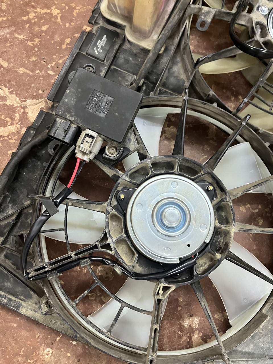 Ремонт вентиляторов охлаждения — Lexus RX 400h (2G), 3,3 л, 2008 года ...