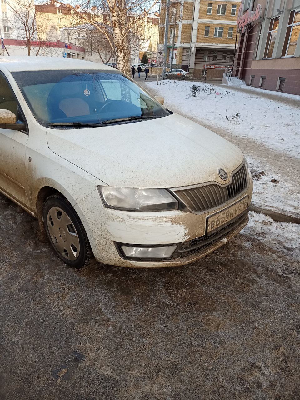 Повезло и не повезло одновременно 🤨 — Skoda Rapid (1G), 1,6 л, 2014 года |  ДТП | DRIVE2