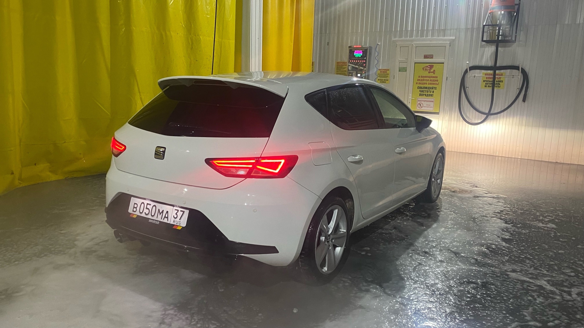 SEAT Leon FR (Mk3) 1.8 бензиновый 2013 | 1.8dq250 на DRIVE2