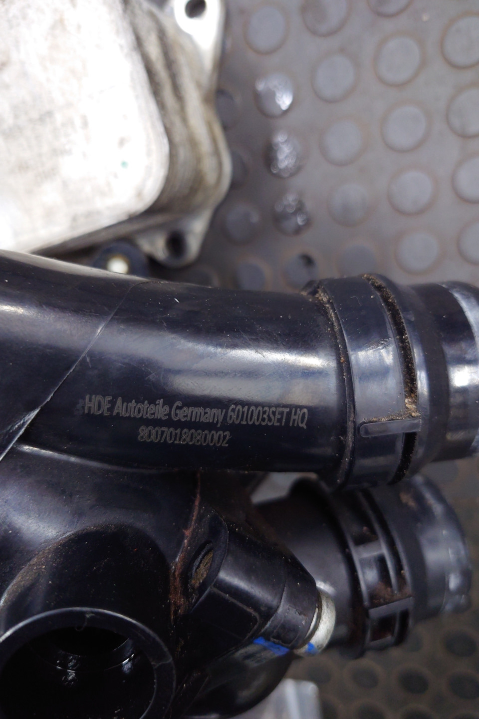 Фото в бортжурнале Audi A4 (B8). Запчасти на фото: 601003SET