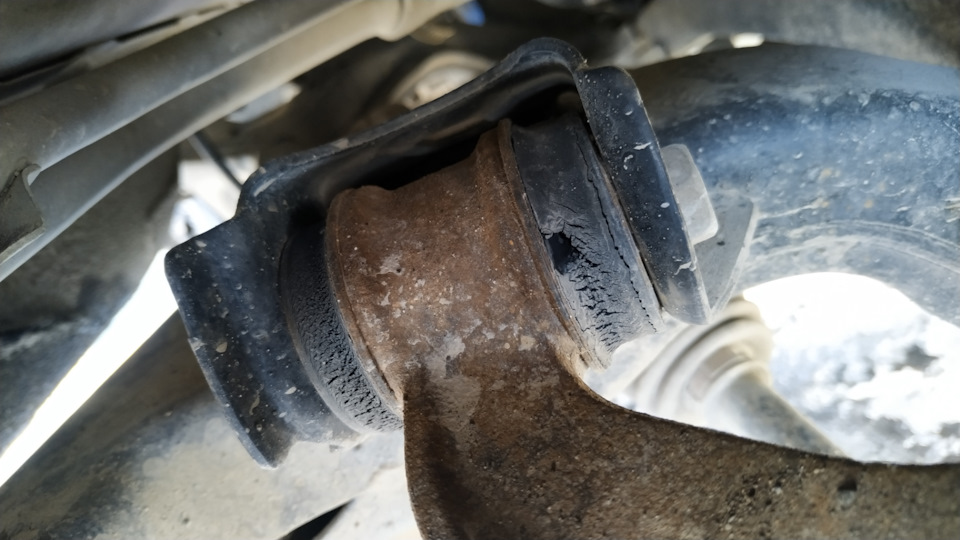 14. Замена задних стоек, втулок стабилизатора — Subaru Forester (SJ), 2 ...