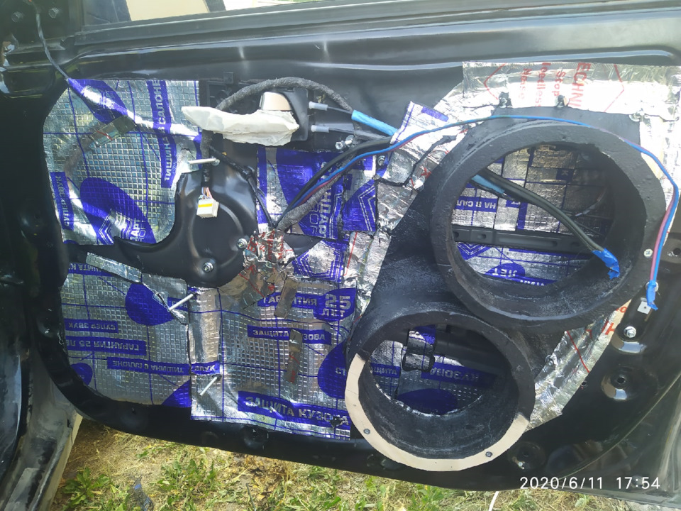 Лечим скрежет дверей при езде — BMW 3 series (E46), 2 л, 2004 года ...