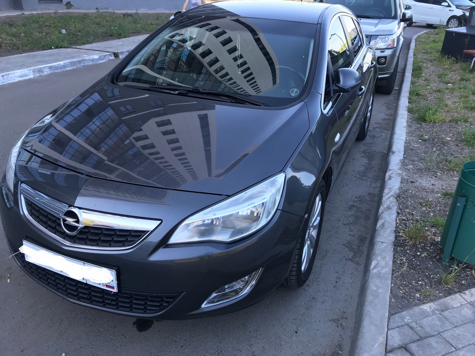 Opel Astra j серая. Купить опель с пробегом в спб