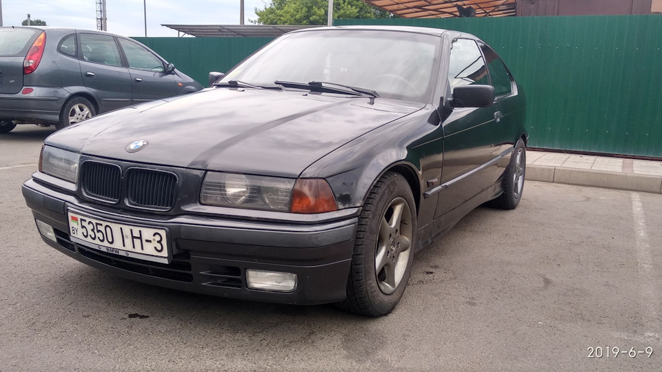 BMW 3 series Compact COSMOSSCHWARZ METALLIC
