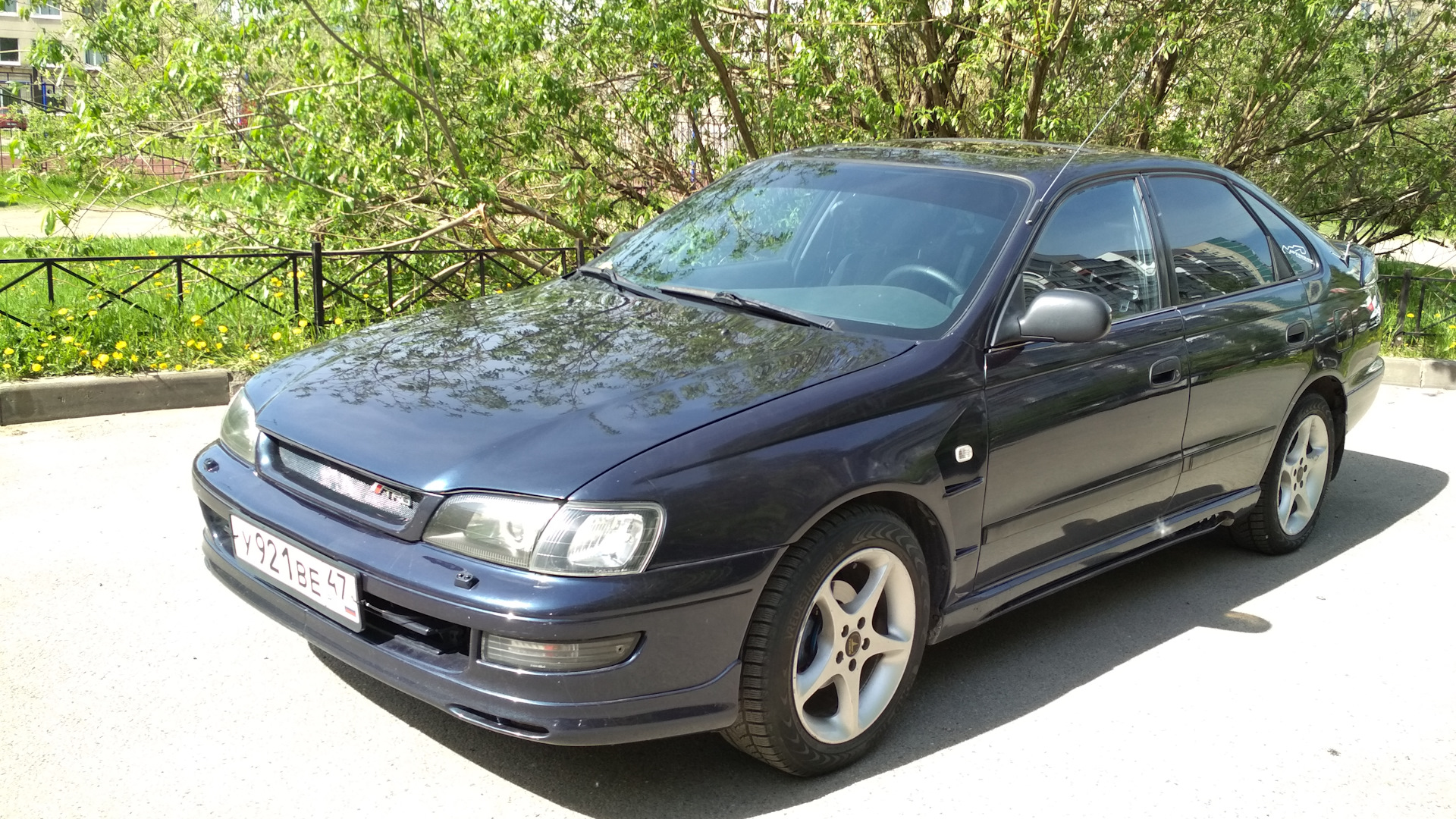 Toyota carina e фото