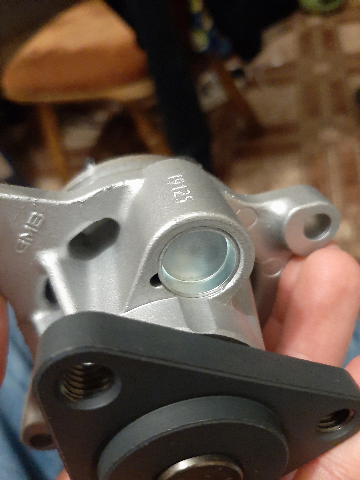 замена помпы мазда 5