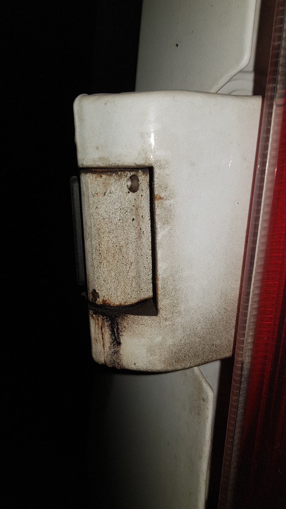 Петли задних дверей — Ford Transit (8G), 2,2 л, 2015 года | поломка ...