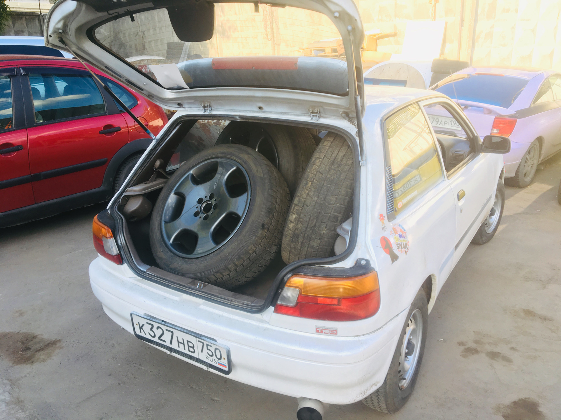 Toyota Starlet 1998 багажник