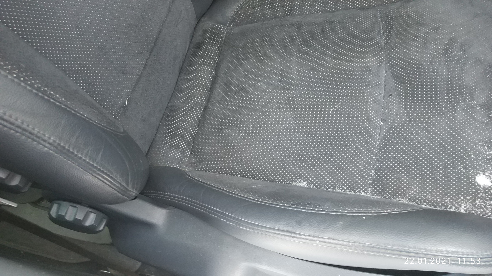 8 сидячих мест помимо сиденья водителя