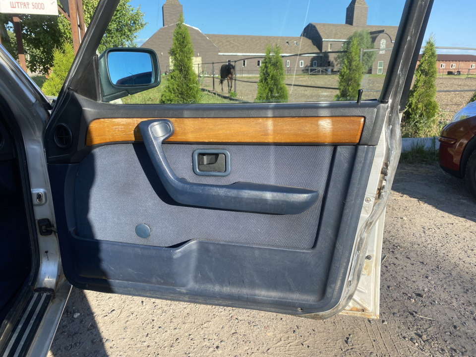 Фото в бортжурнале BMW 7 series (E23)