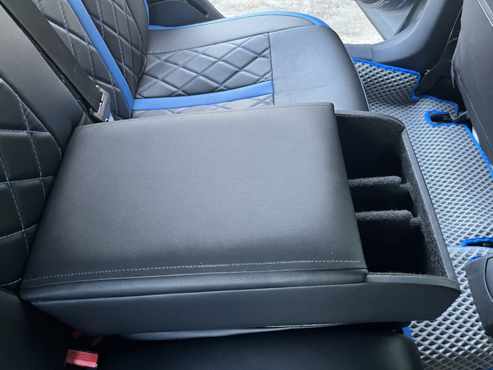 Подлокотник на задний ряд — Citroen C4 (1G), 1,6 л, 2007 года ...