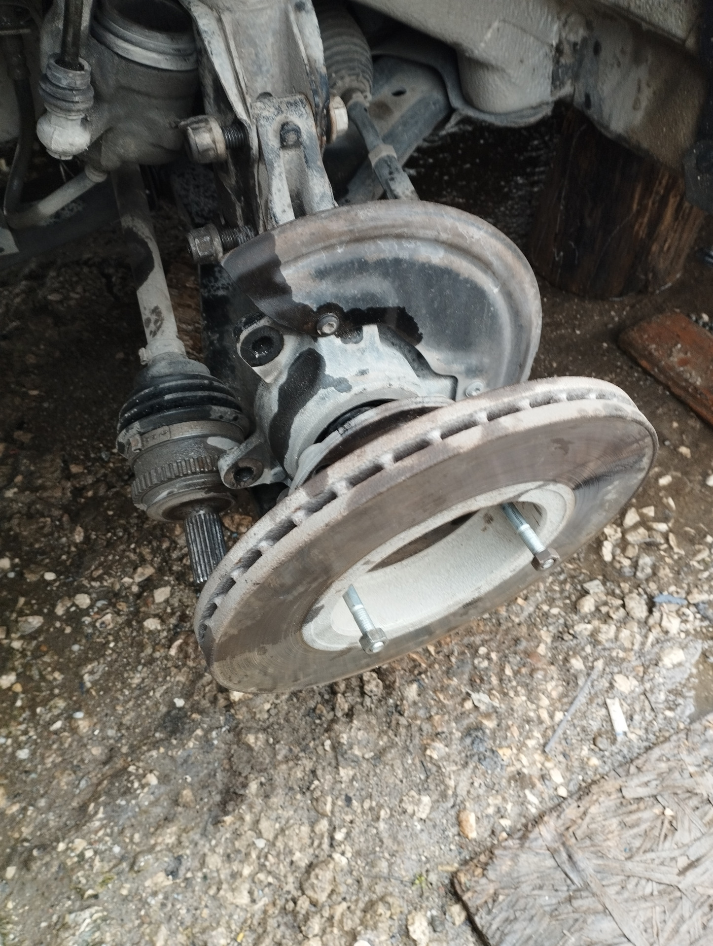 И снова замена передних ступичных подшипников. — Lada Vesta SW (1G), 1 ...