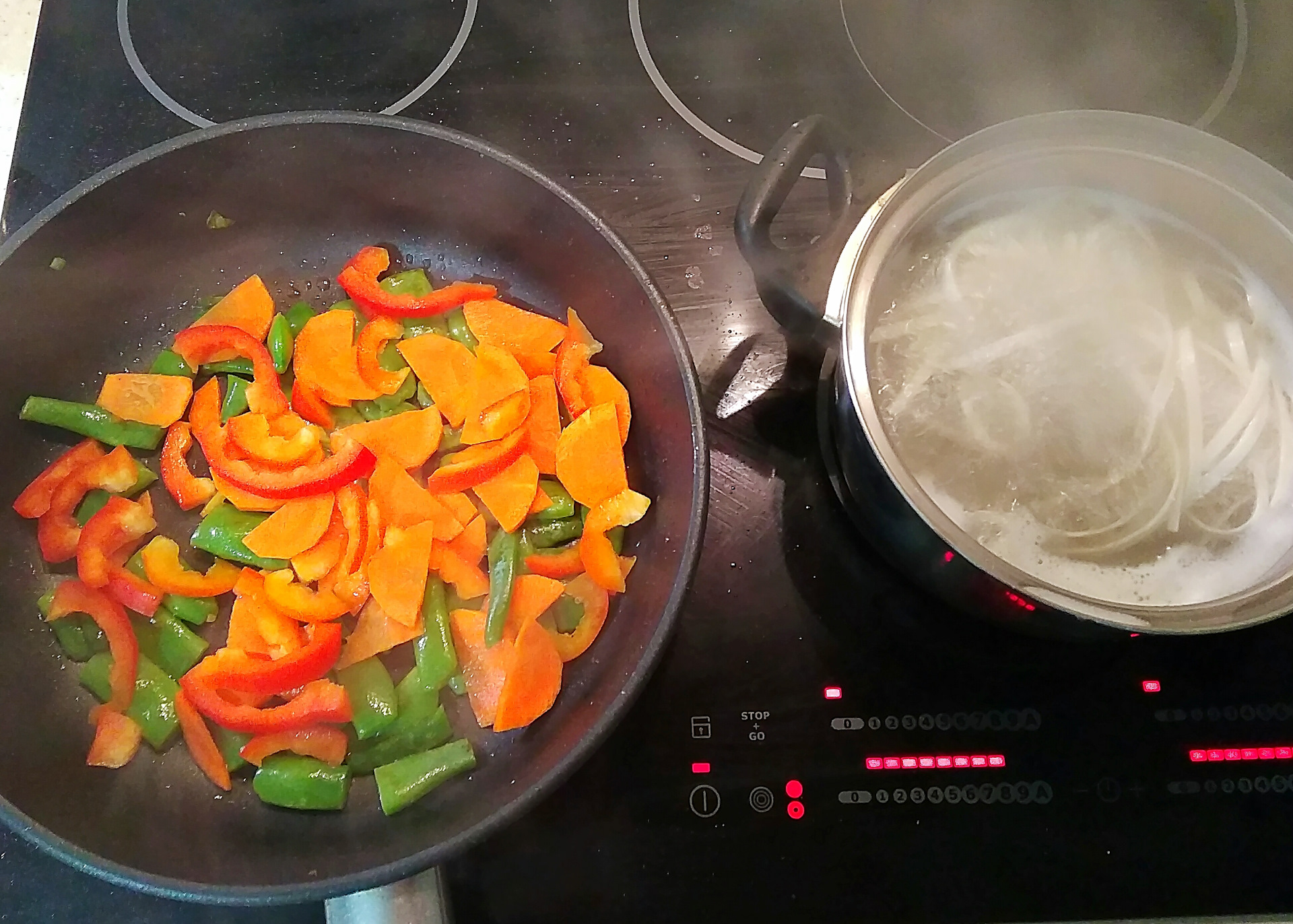 Зеленая пенка при варке говядины. Вок амвей 7 блюд одновременно. Варили 7. Варили 7. Вок айкук амвей.