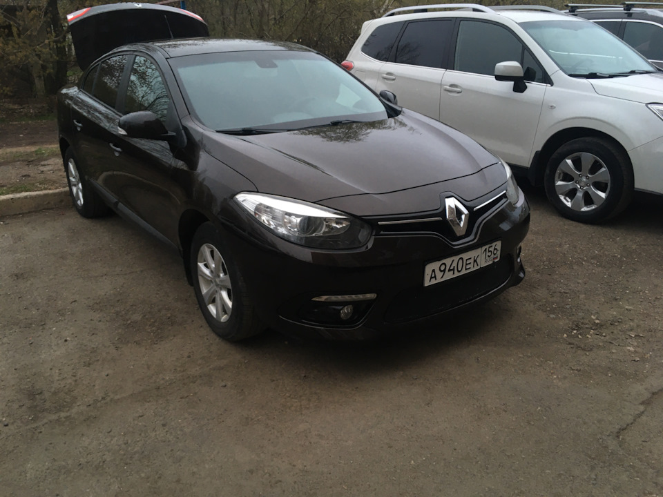 Новый бампер (ремонт по страховой) — Renault Fluence, 1,6 л, 2014 года ...