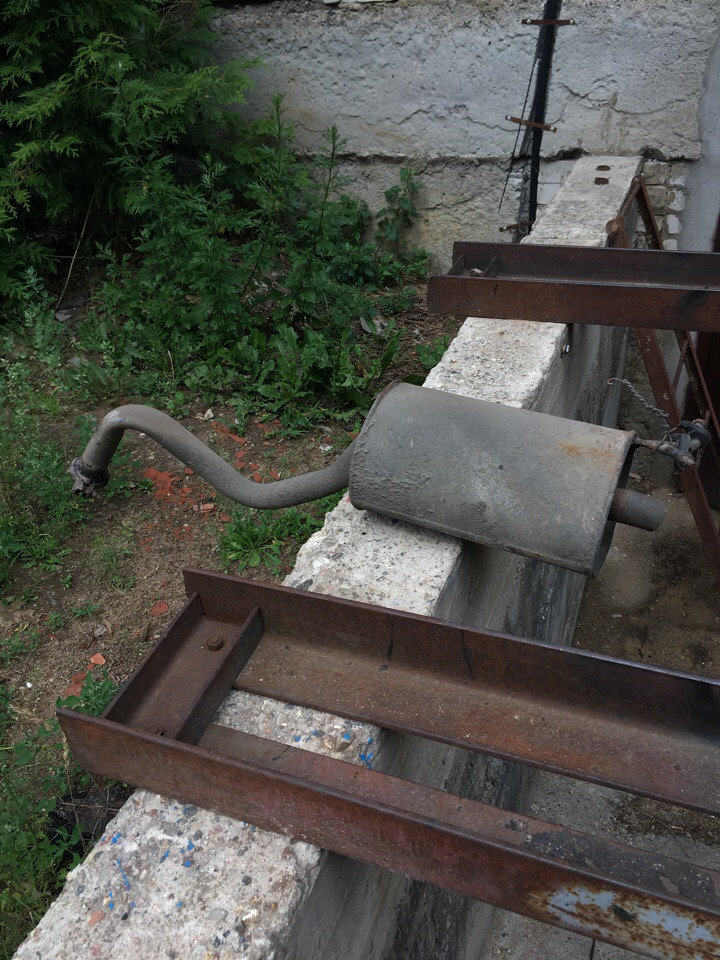 Отвалился глушитель часть 1 — Renault Laguna I, 1,8 л., 1994 года ...