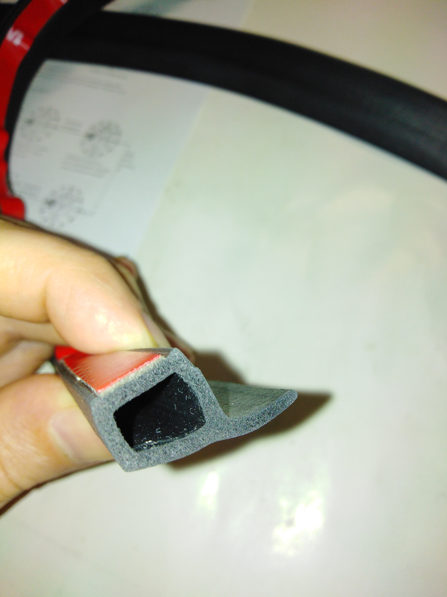 Уплотнитель стекла двери от 2108. Уплотнитель крышки багажника ховер н5. Уплотнитель пятой двери. Britpart ski de protection alu 8mm defender 90, 110, 130е. Уплотнитель ветрового стекла двери ман f2000.