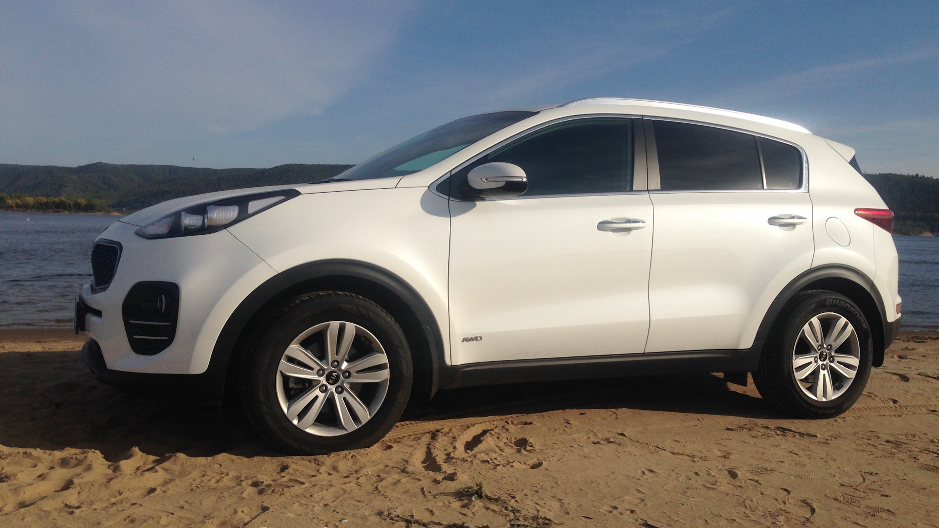 Deluxe white. Deluxe White Sportage. Kia Sportage 2020 Deluxe White. Kia Sportage Deluxe White. Киа Спортейдж цвет Deluxe White.