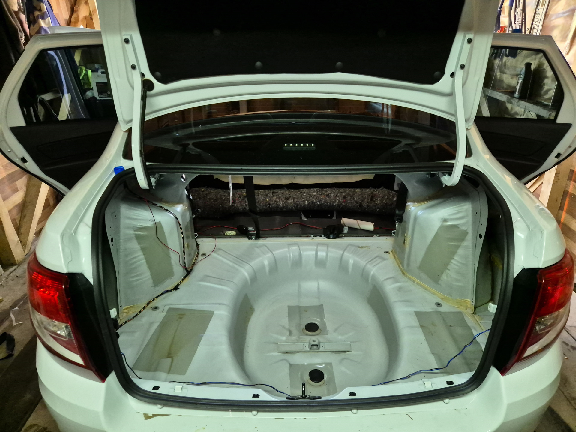 Шумоизоляция Гранты своими руками — Lada Гранта (2G) FL, 1,6 л, 2023 ...