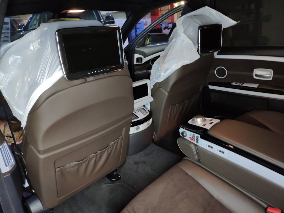 BMW E65 замена головного устройства, установка задних мониторов ...