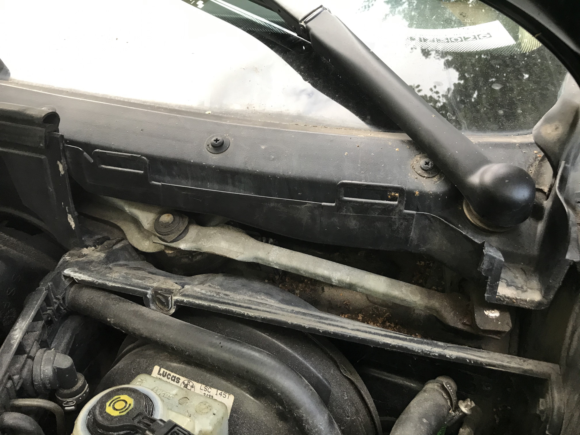 Тяга дворников е39 — BMW 5 series Touring (E39), 2,5 л, 2002 года ...