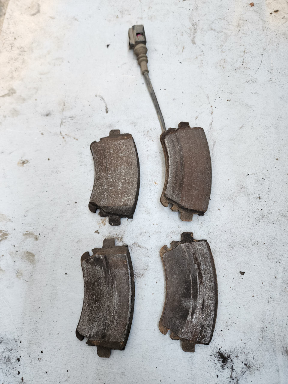 Из чего ОнО сделано., задние тормозные диски в хлам за 40т.км ...