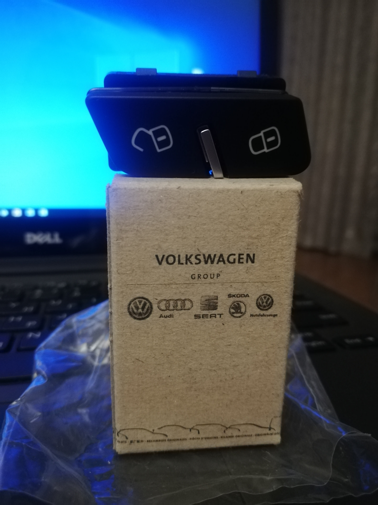 34. Замена кнопки блокировки дверей Touareg NF — Volkswagen Touareg (2G ...