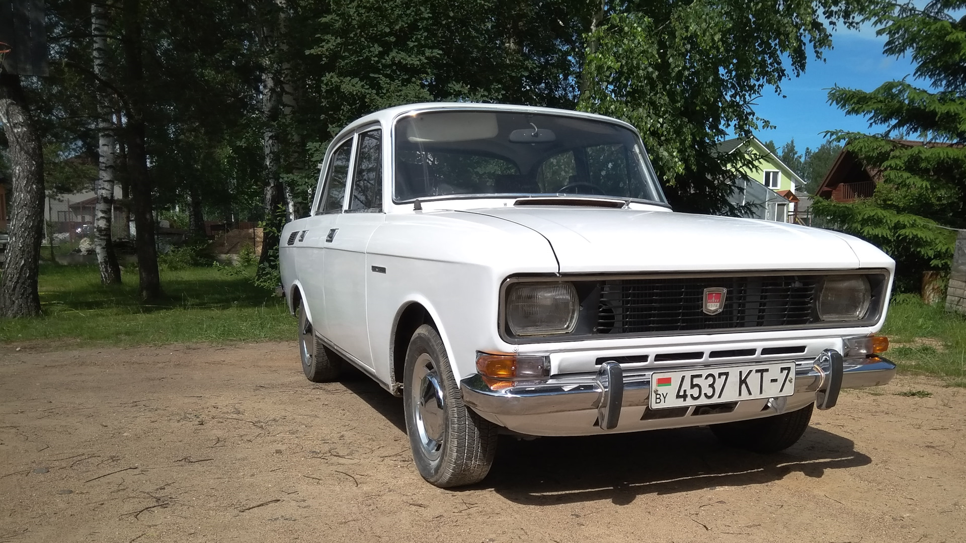 Москвич 40 годов. Москвич 2140 белый. 2140 белый.