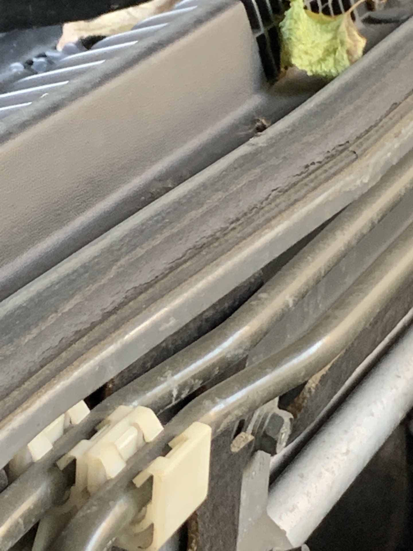 Уплотнитель паджеро 3. 5902a054 уплотнитель капота. уплотнитель капота mitsubishi pajero 4. mitsubishi 5902a021 уплотнитель капота. mitsubishi 5902a017 уплотнитель капота.
