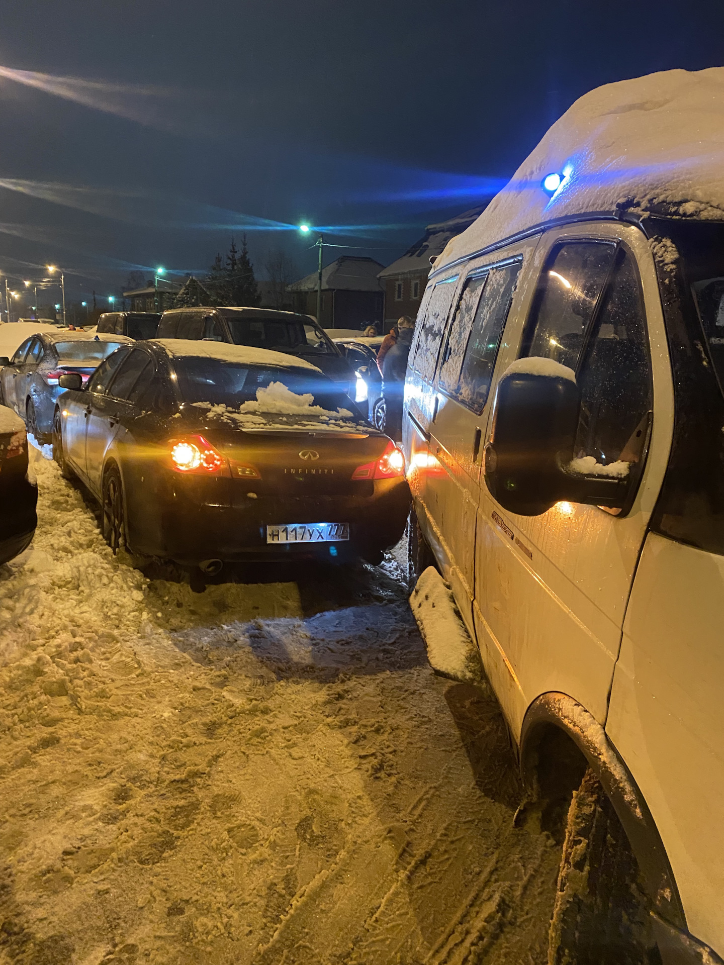 Маныга не любил дрифтовать как его братишки, поэтому правое крыло ...