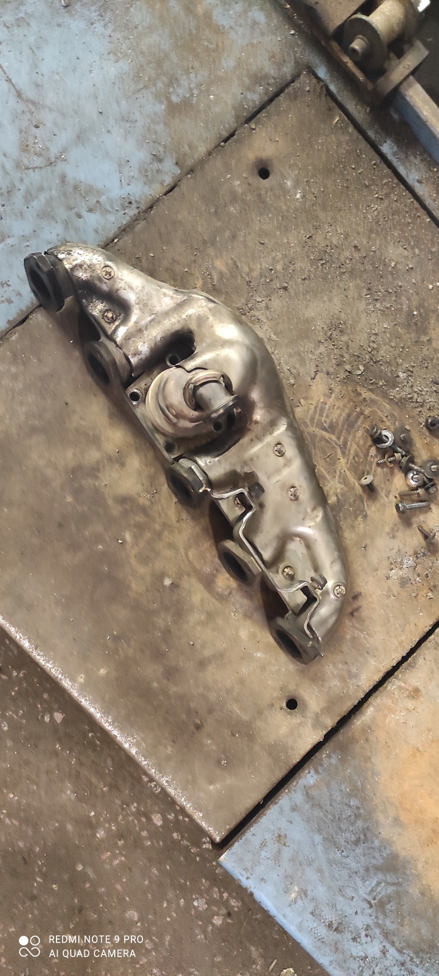 R5 BAC, Выпускной коллектор лопнул, вопрос по замене. РЕШЕНО ...