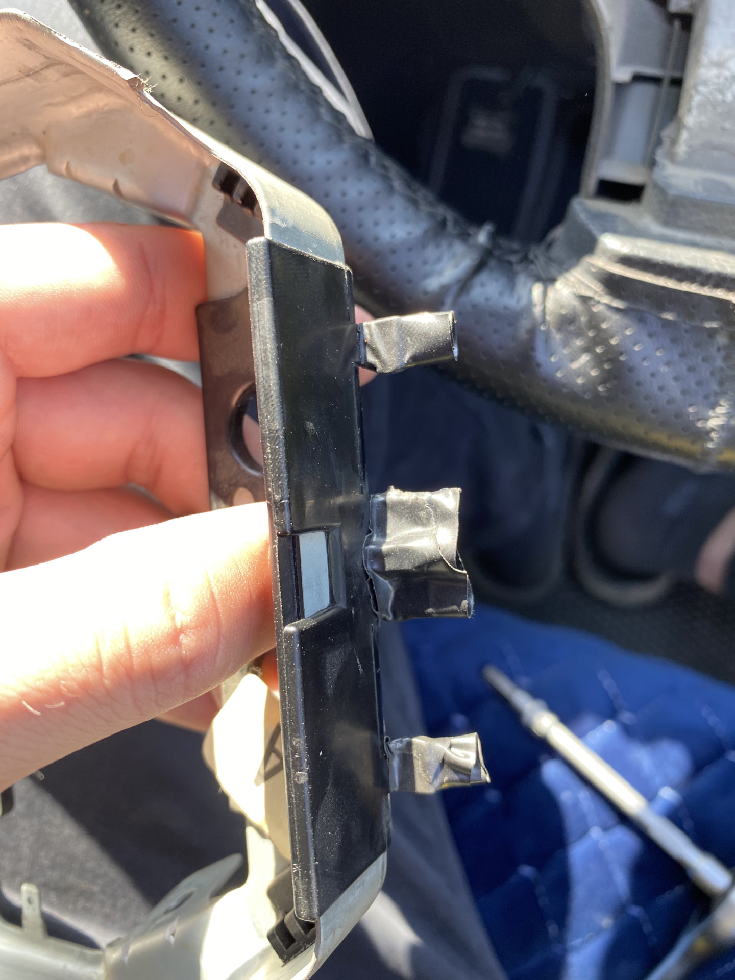 Дребезжание, стук, грюк биения в районе сигнала руля на Nissan Note ...