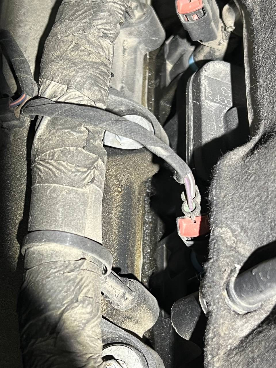 Потеет прокладка впуска — Jeep Grand Cherokee SRT-8 (WK2), 6,4 л, 2016 ...