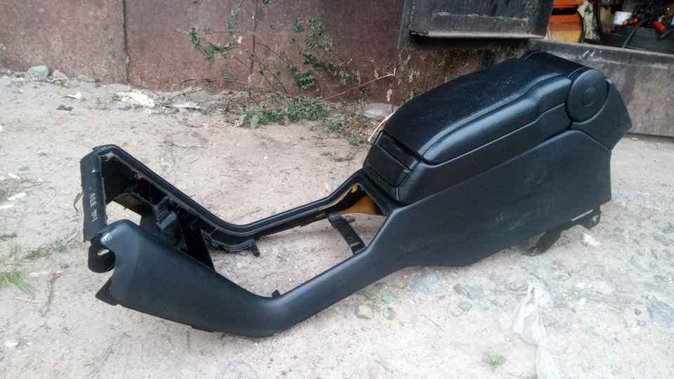 Мерседес 140 кабан как снять подлокотник