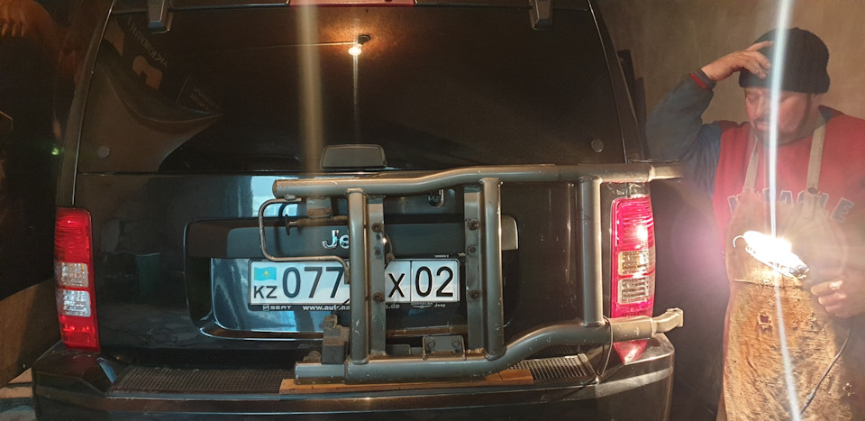 Калитка для запаски — Jeep Cherokee (KK), 3,7 л, 2011 года | тюнинг ...