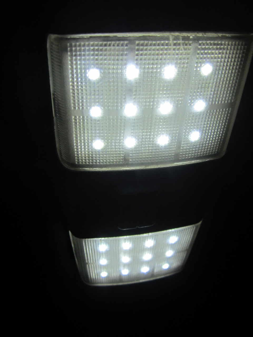 Стоп сигналы митсубиси паджеро 2. Подсветка консуля поджеро спорт 12год. Подсветка салона паджеро 4. Диодный стоп сигнал паджеро 2. Подсветка кнопок паджеро спорт 2.