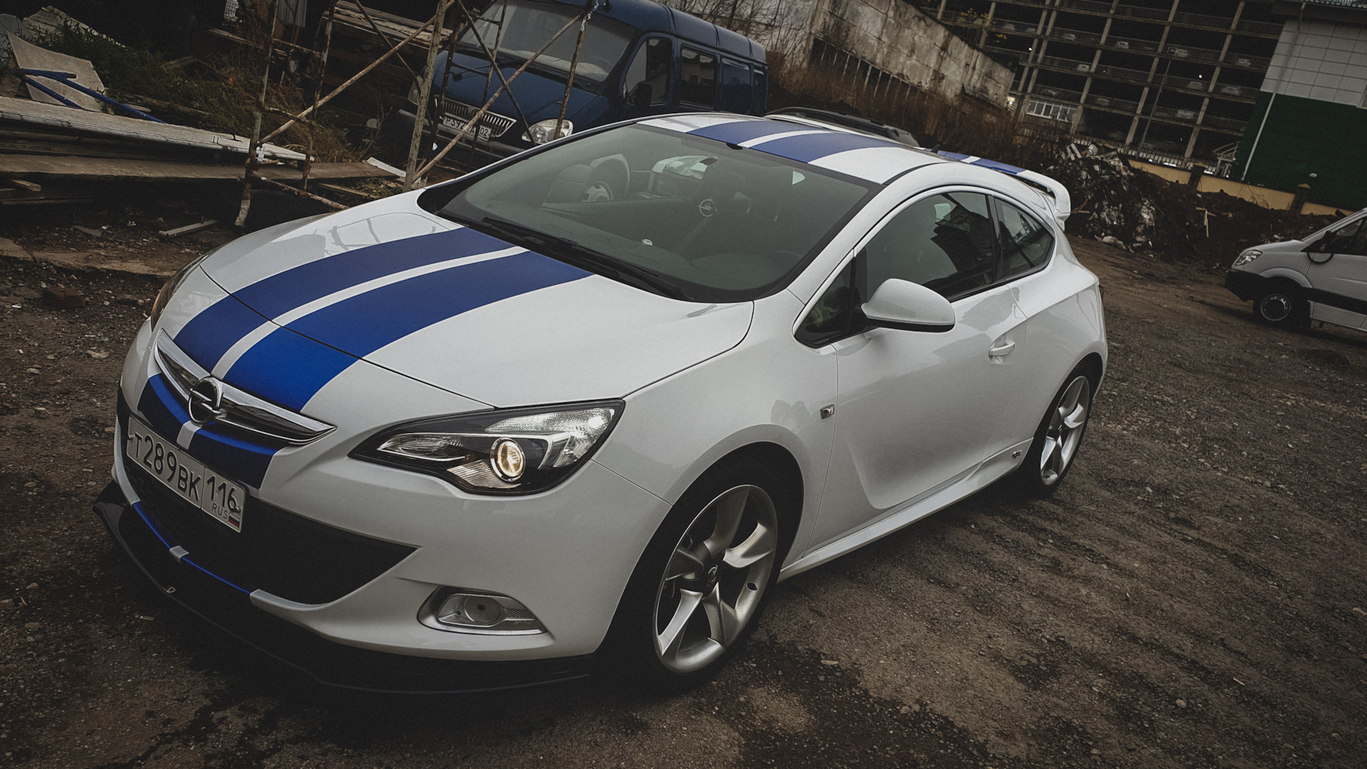 Opel Astra J GTC 1.4 бензиновый 2013 | на DRIVE2