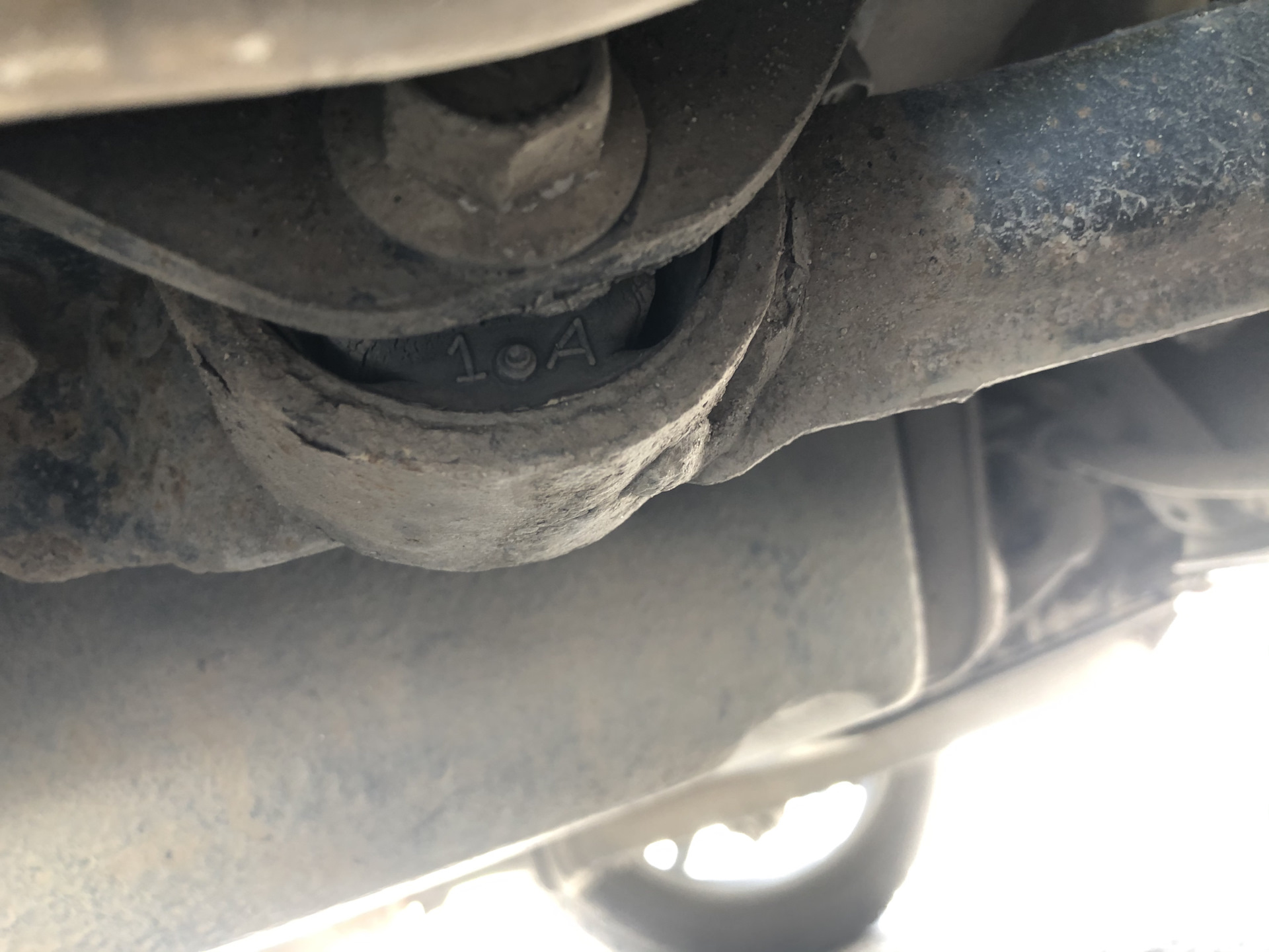 Замена сейлентблоков в продольных рычагах — Toyota RAV4 (IV), 2 л, 2014 ...