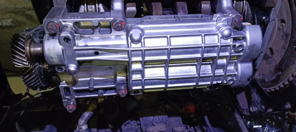 Часть 47.10 установка лобовой крышки и блока балансиров — Nissan ...