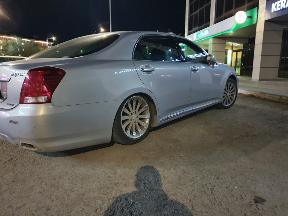 Toyota Crown Majesta s200