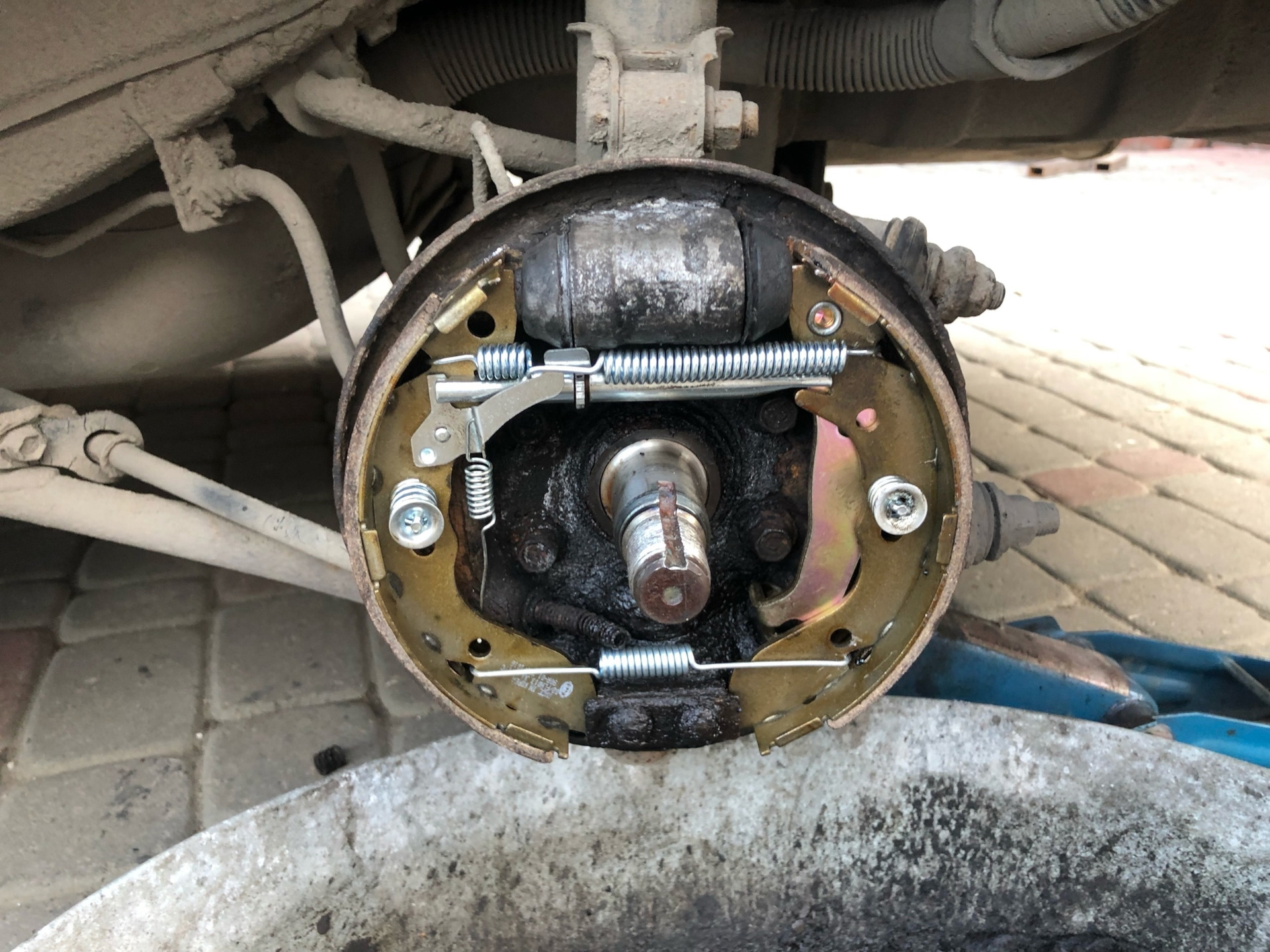 Замена колодок — Hyundai Accent (2G), 1,5 л, 2001 года | плановое ТО ...