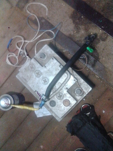 Замена прокладки подклапанной крышки, колец свечных колодцев, свечей и ...